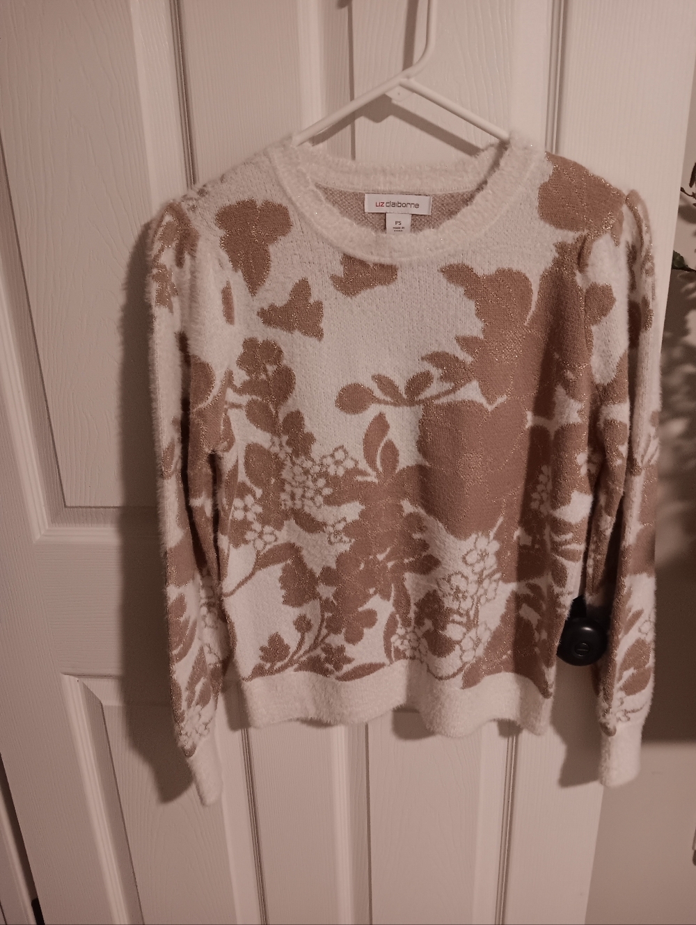 Liz Claiborne Cream and Tan Floral Crewneck Sweater - Soft Knit. NWT PS